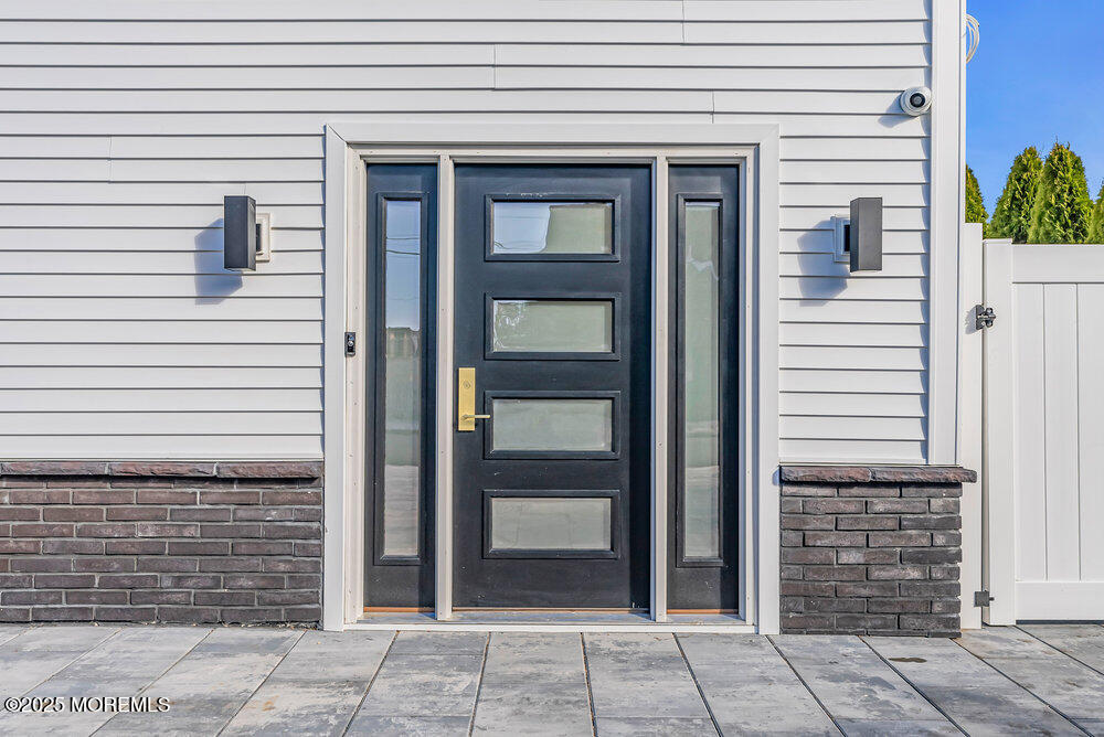 320 Silver Lagoon Drive