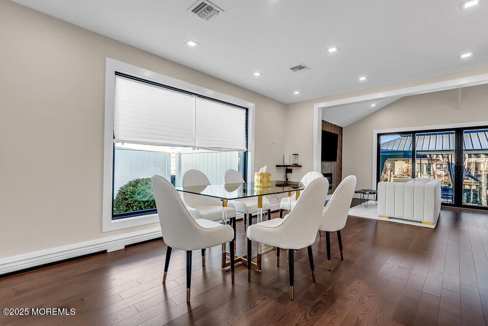 320 Silver Lagoon Drive