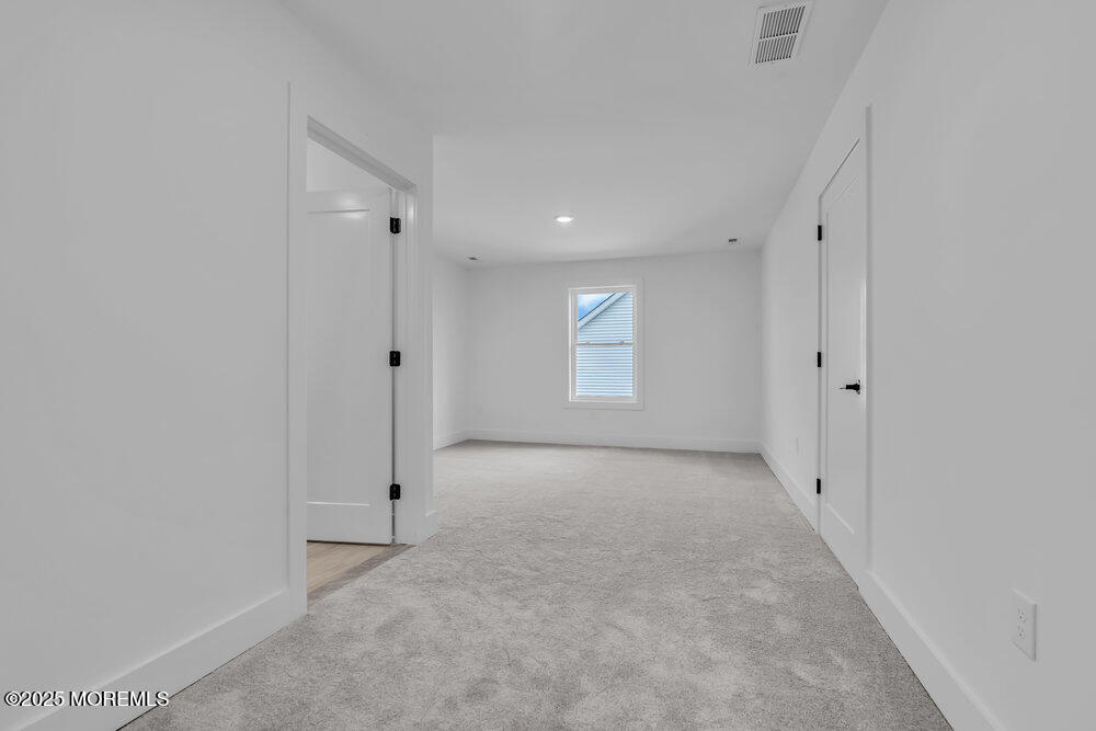 122 Arch Way