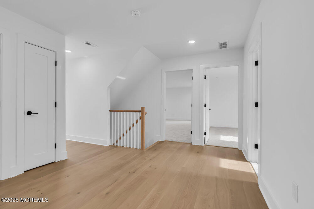 122 Arch Way