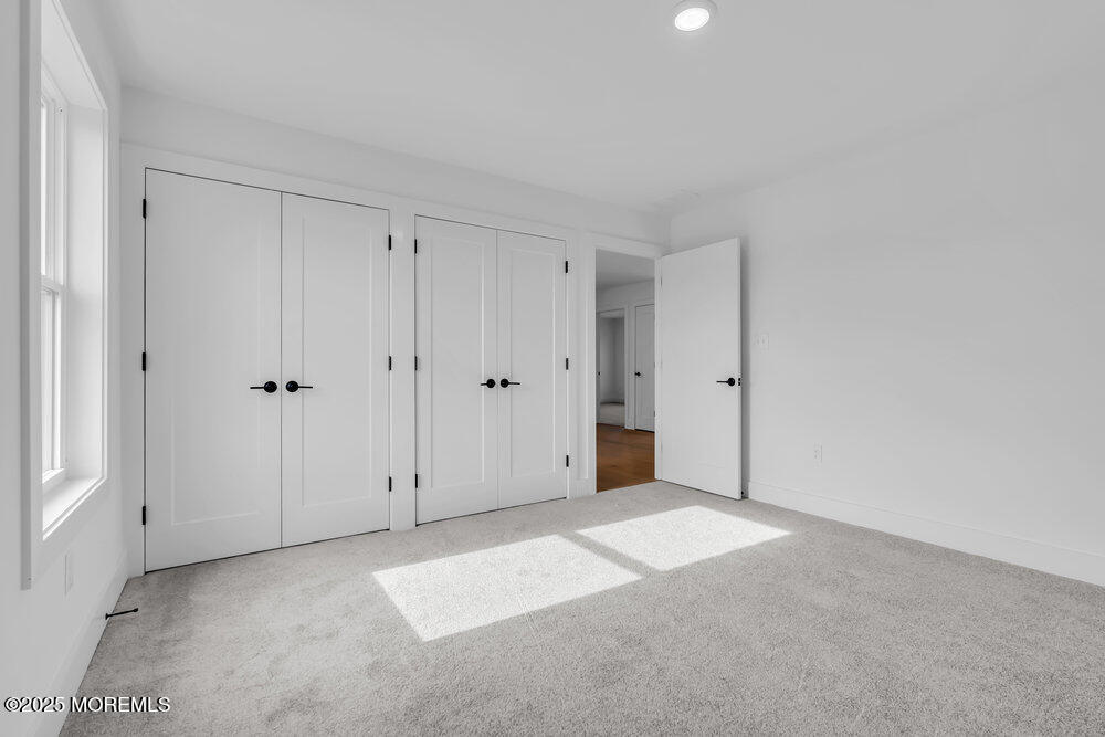 122 Arch Way