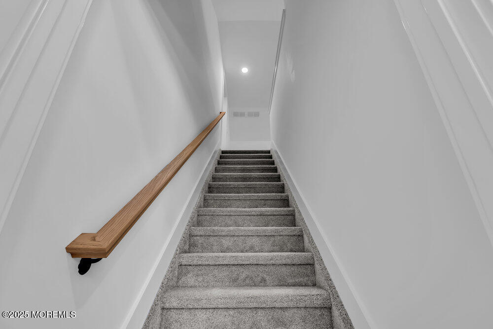 122 Arch Way