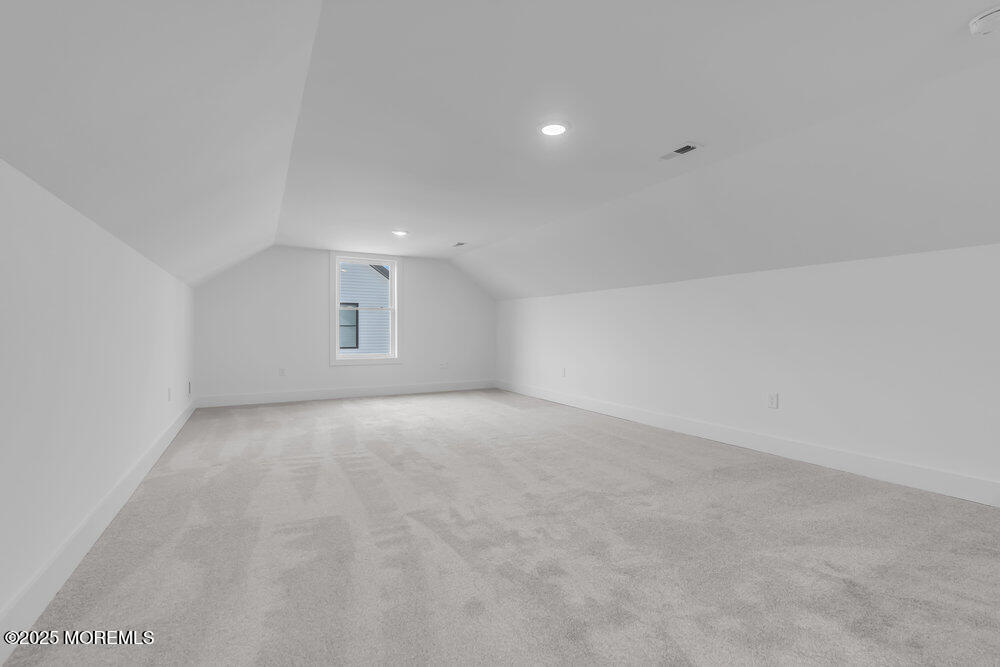 122 Arch Way