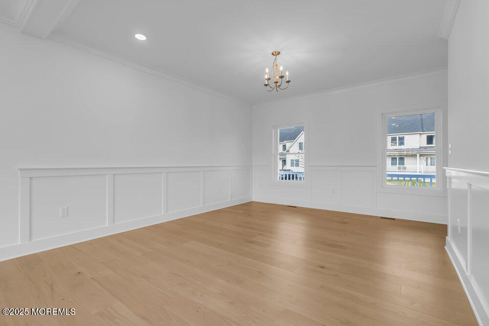 122 Arch Way