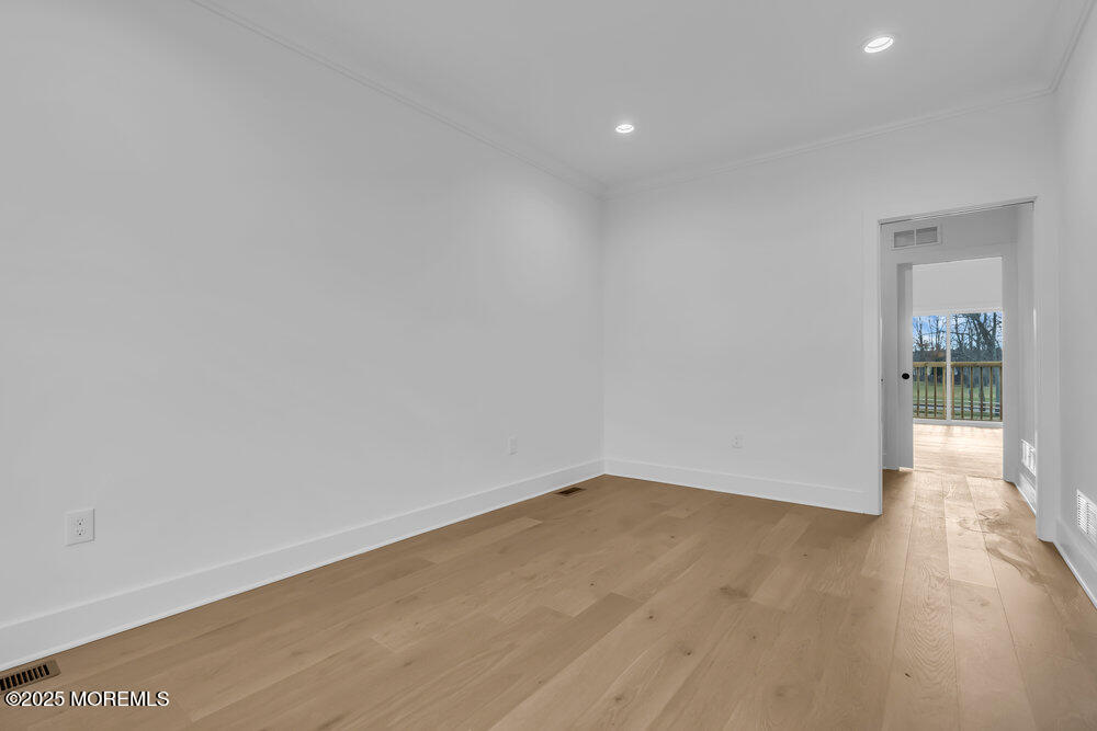 122 Arch Way