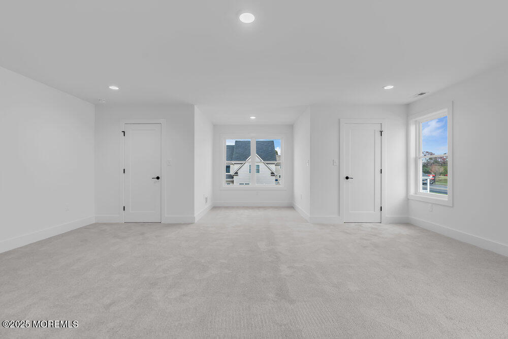 122 Arch Way