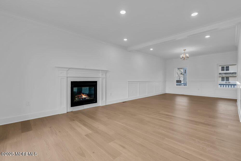 122 Arch Way