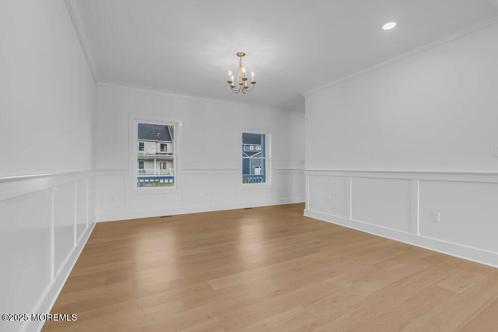122 Arch Way
