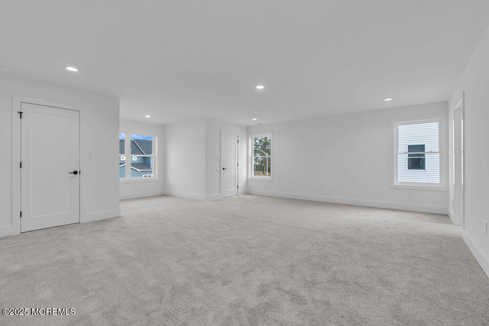 122 Arch Way