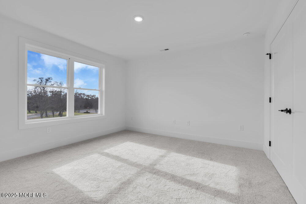 122 Arch Way
