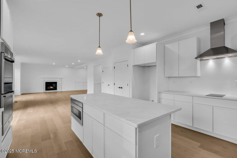 122 Arch Way