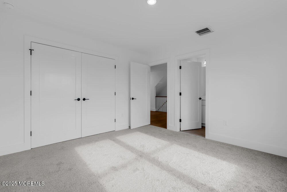 122 Arch Way