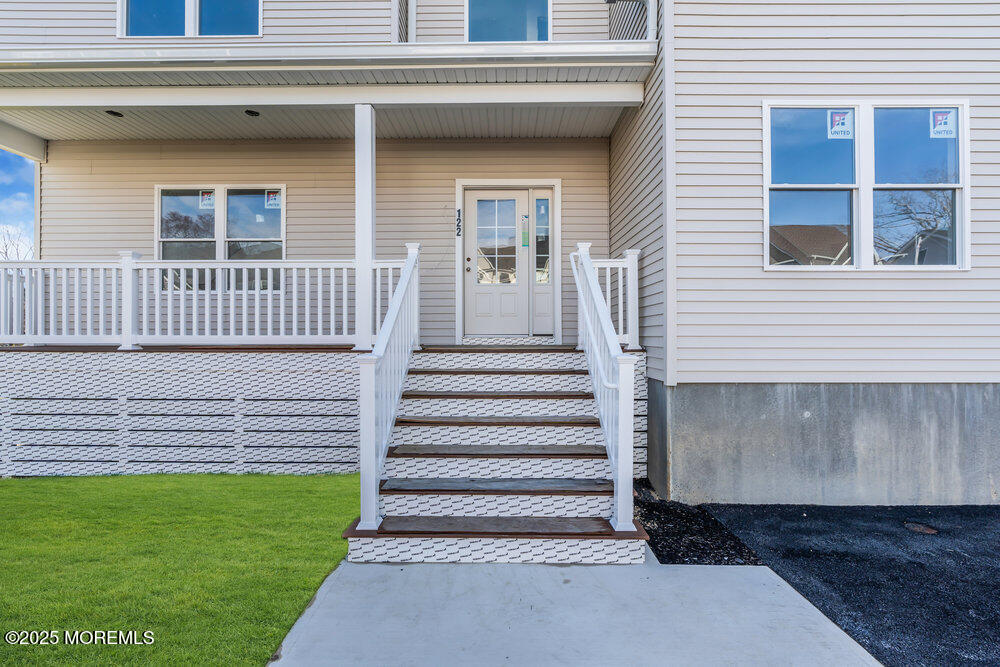 122 Arch Way