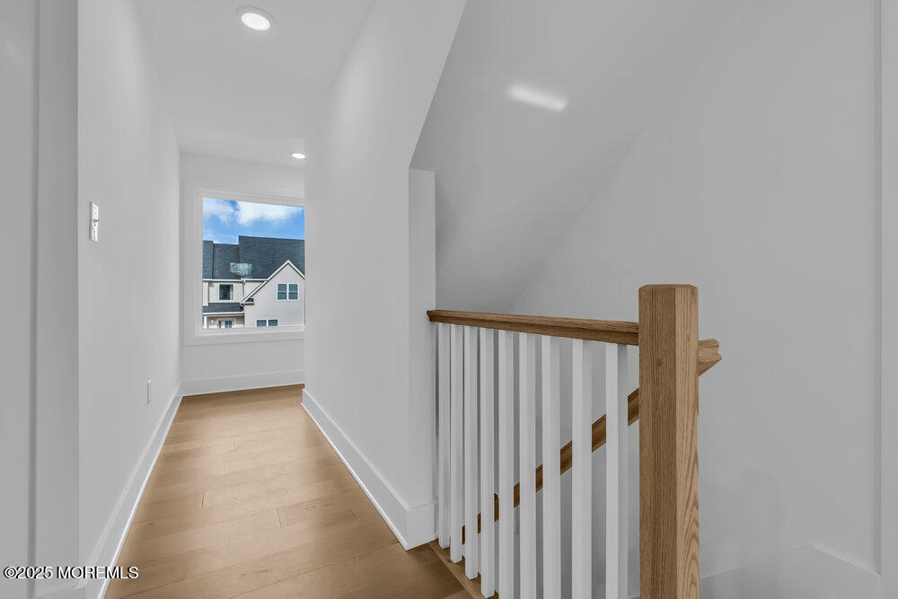 122 Arch Way