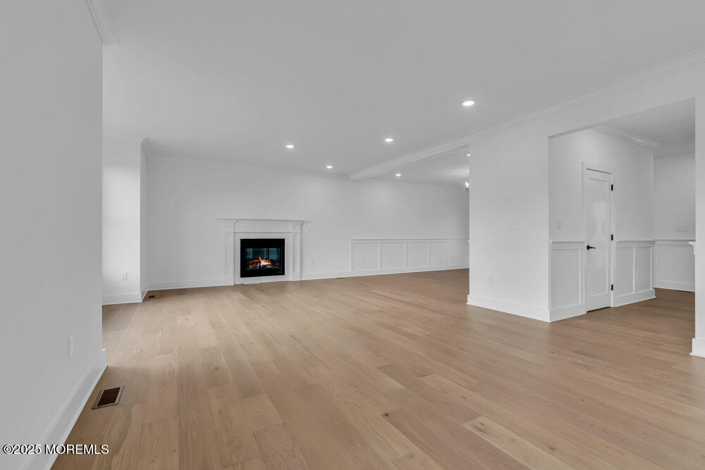 122 Arch Way