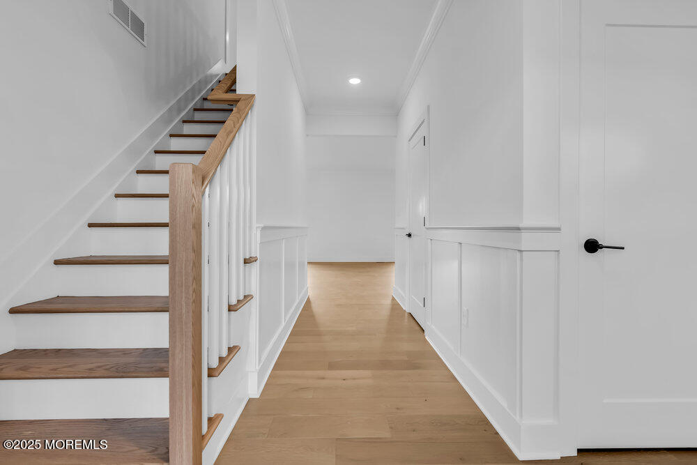 122 Arch Way