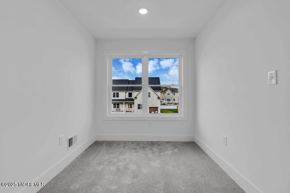 122 Arch Way
