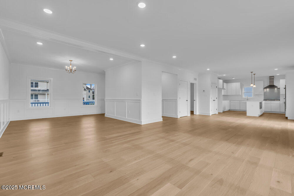 122 Arch Way