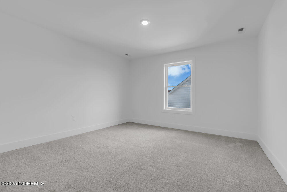 122 Arch Way