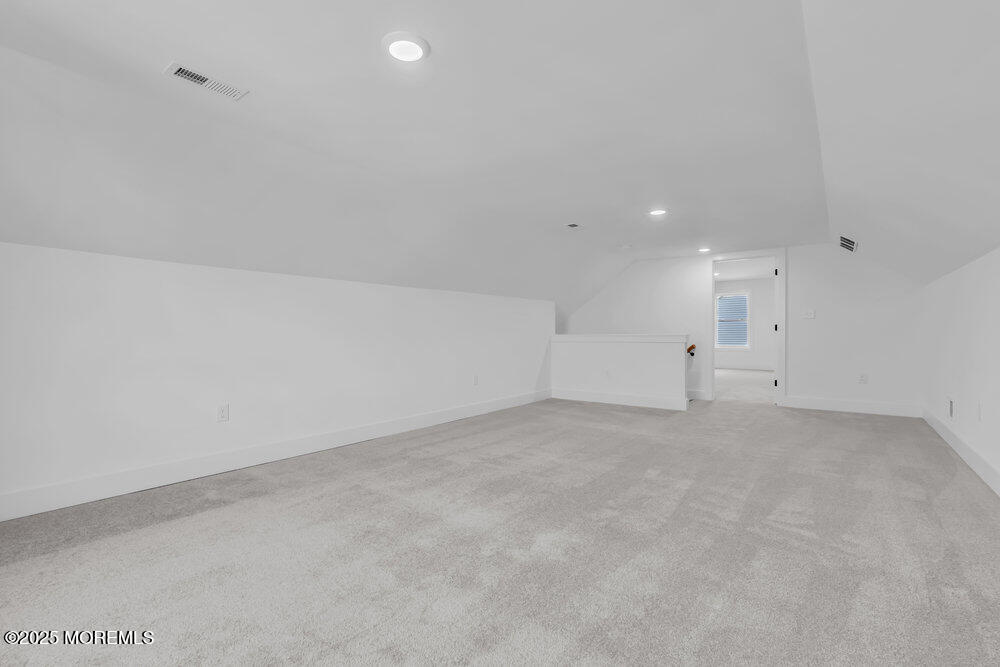 122 Arch Way