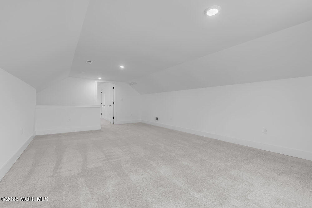 122 Arch Way
