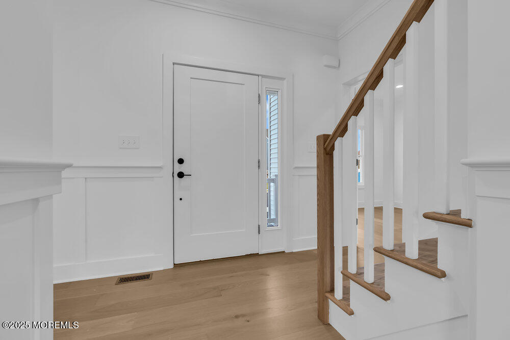 122 Arch Way
