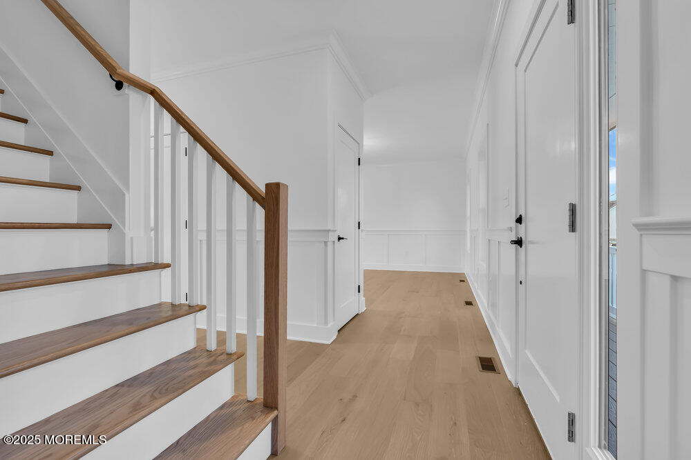 122 Arch Way