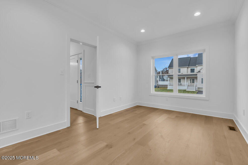 122 Arch Way