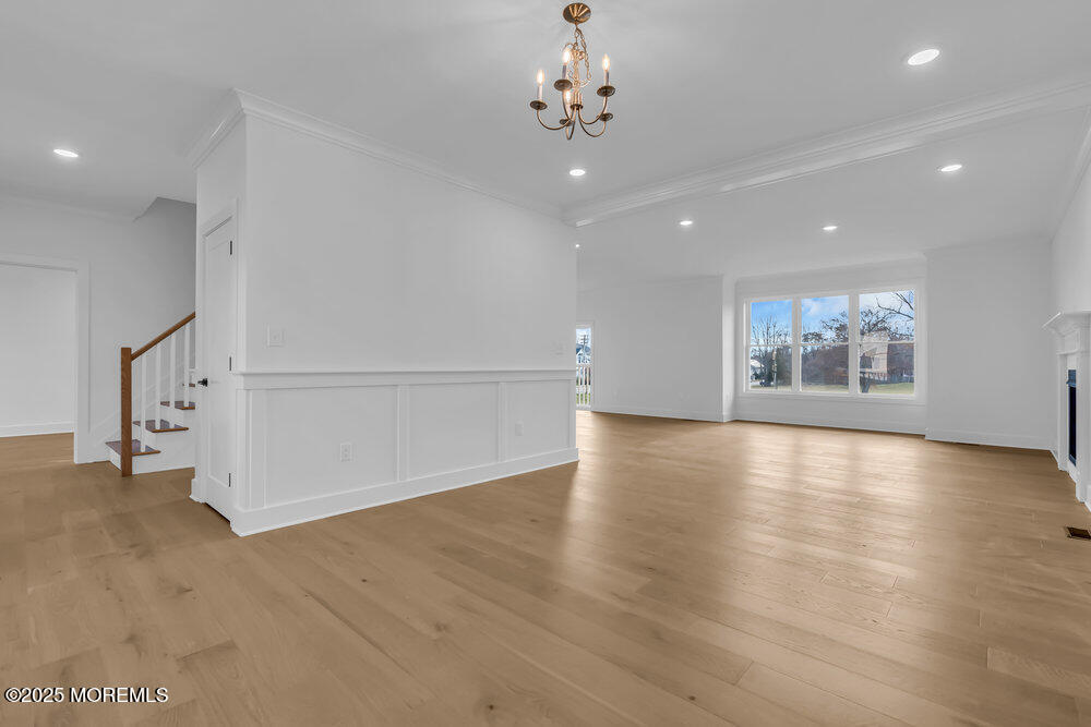 122 Arch Way