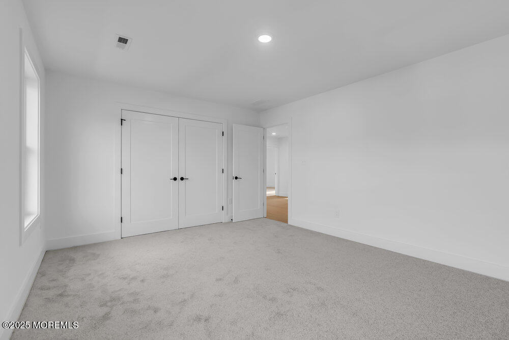 122 Arch Way