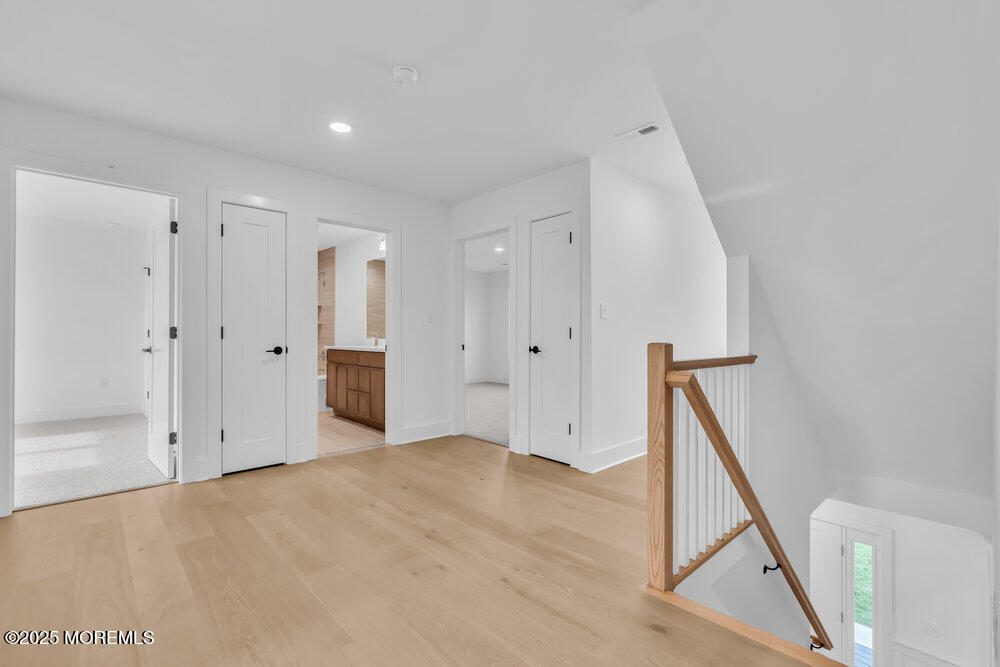 122 Arch Way