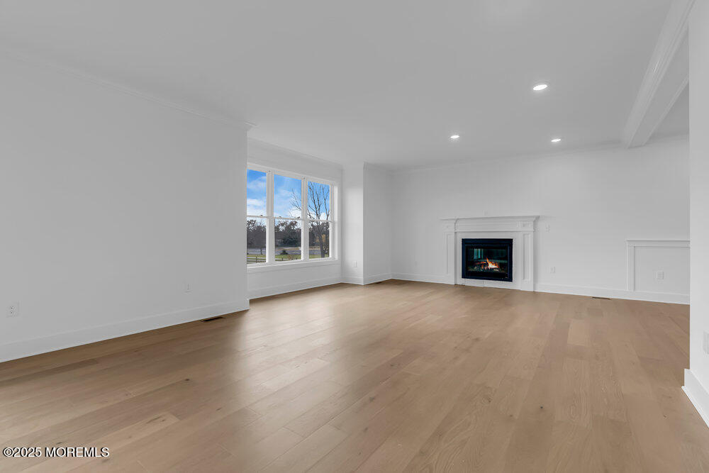 122 Arch Way