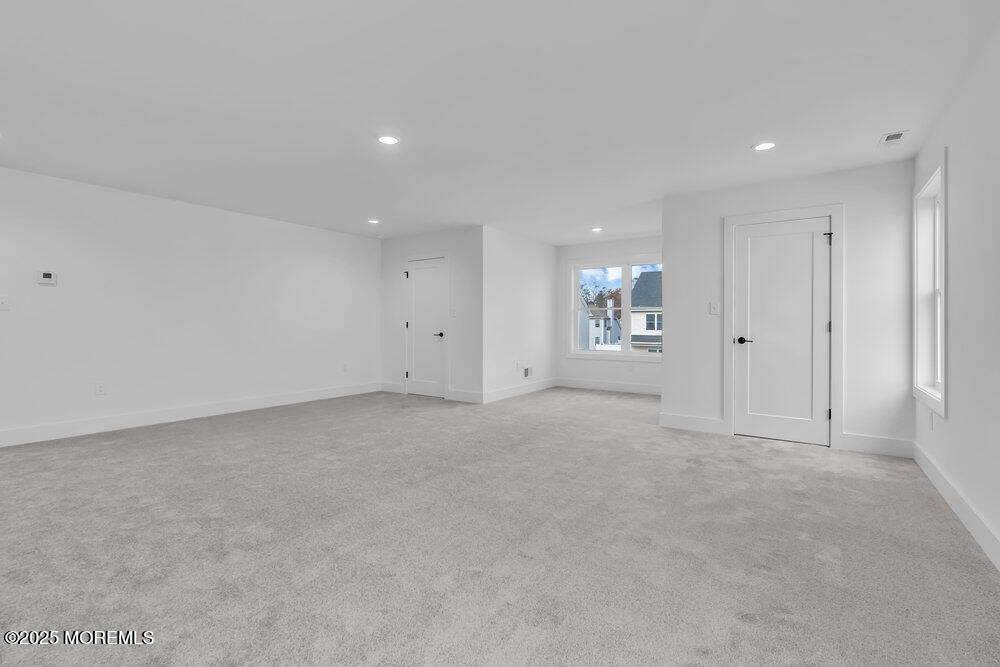 122 Arch Way