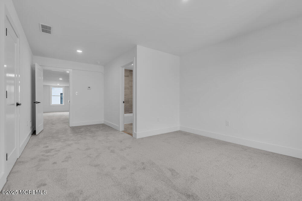 122 Arch Way