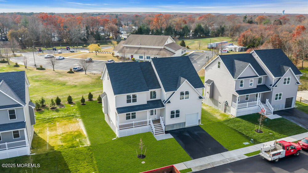 122 Arch Way