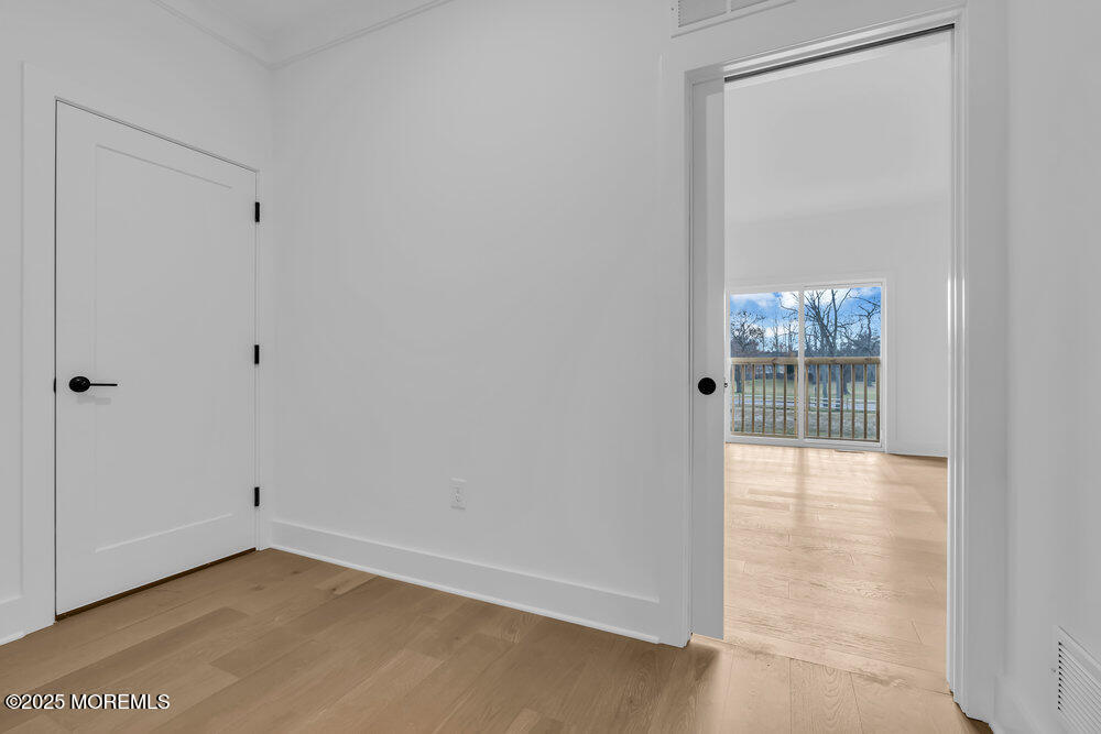 122 Arch Way