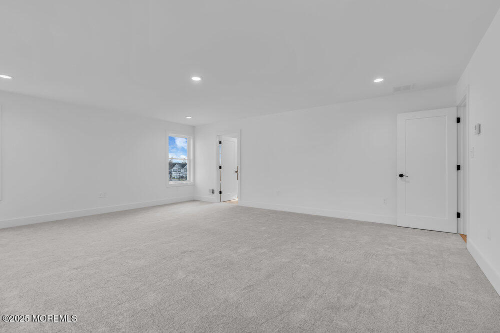 122 Arch Way