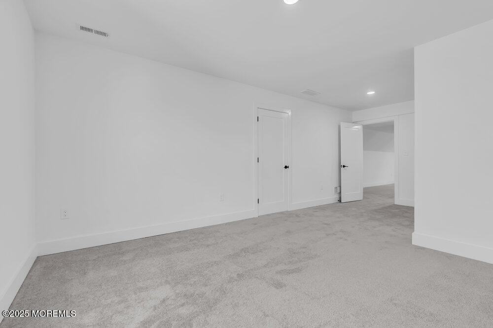 122 Arch Way