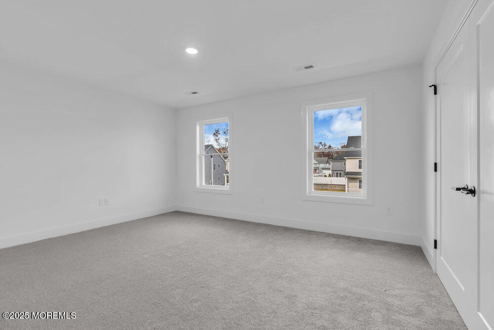 122 Arch Way