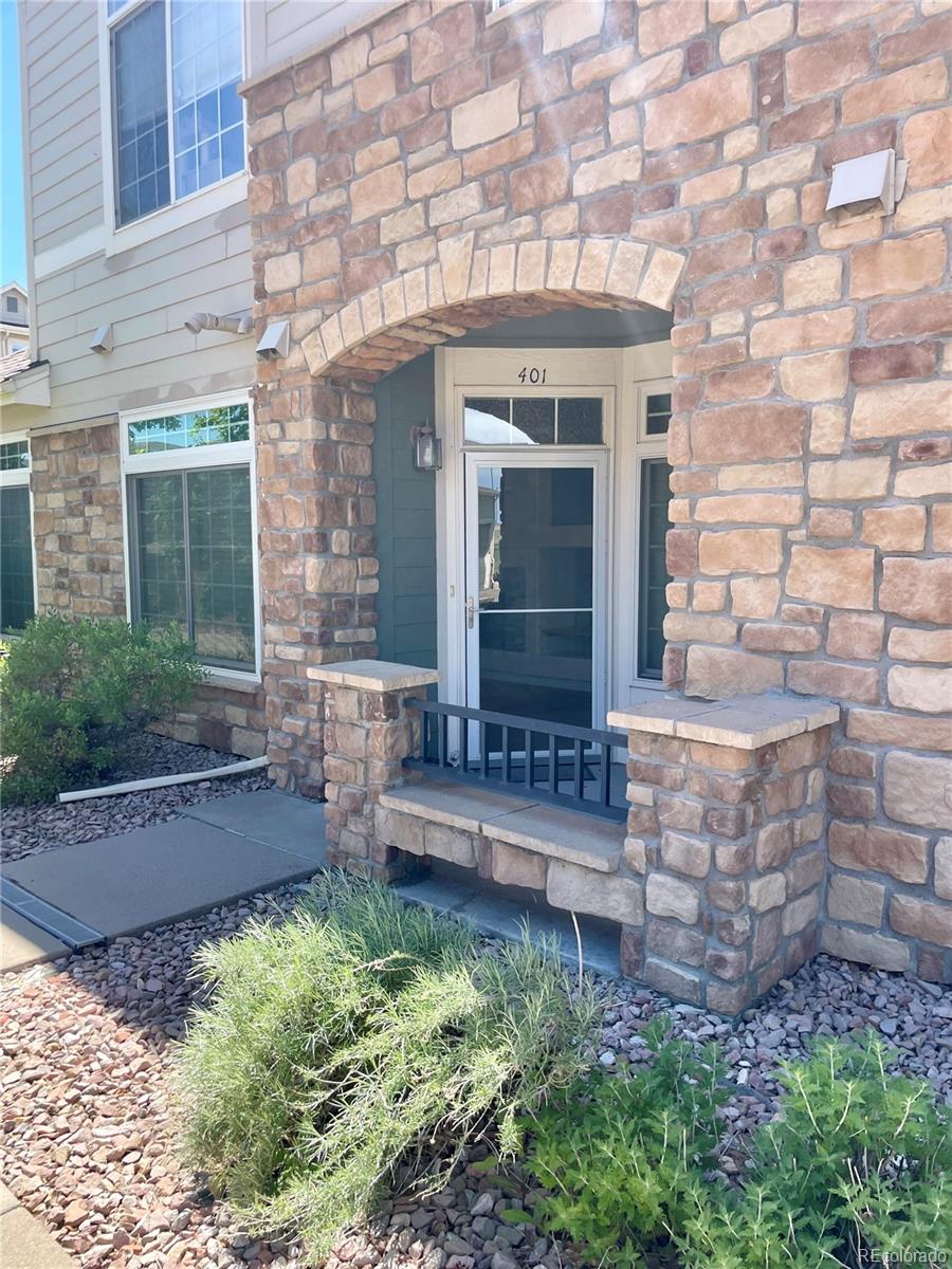 474 Black Feather Loop Unit: 401