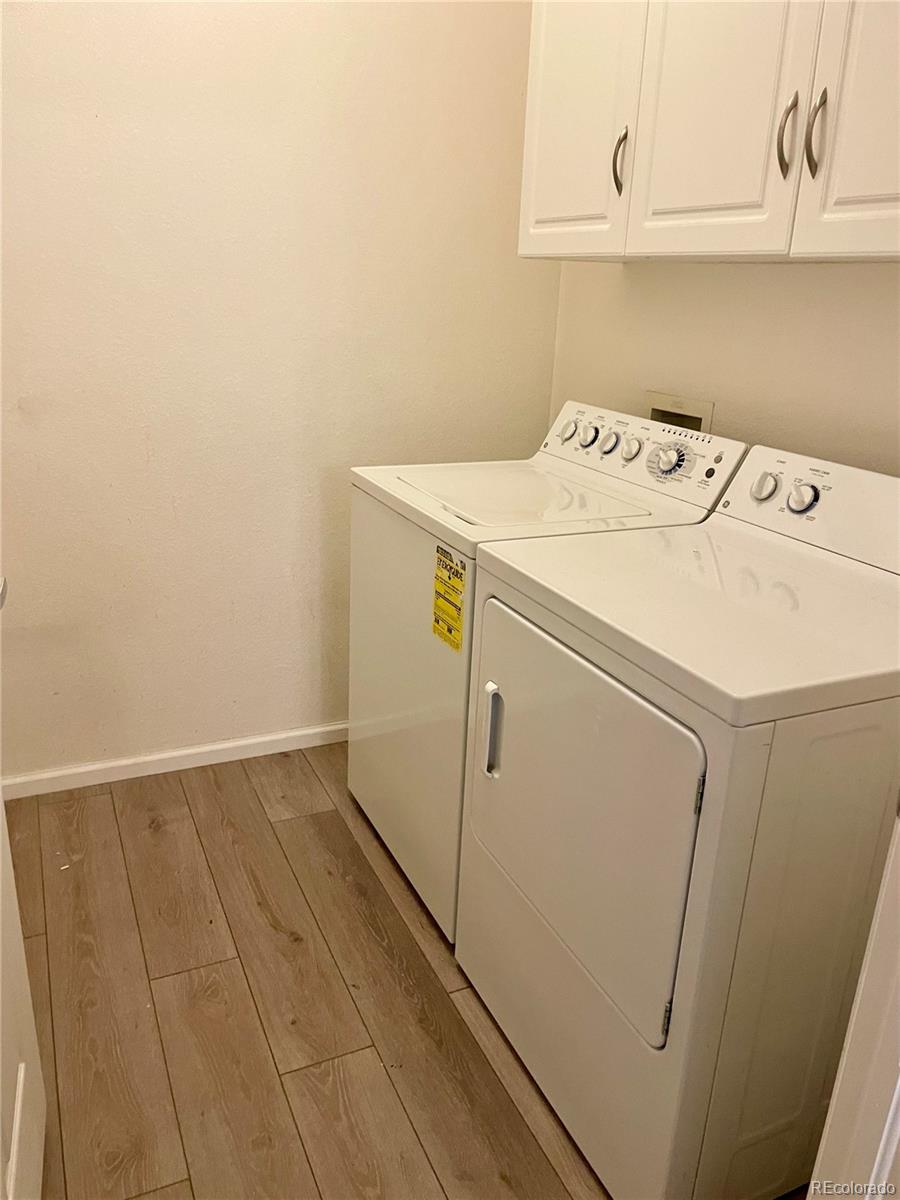474 Black Feather Loop Unit: 401