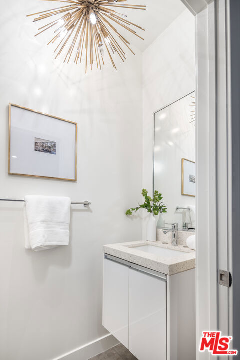 1223 Larrabee Street Unit: 4