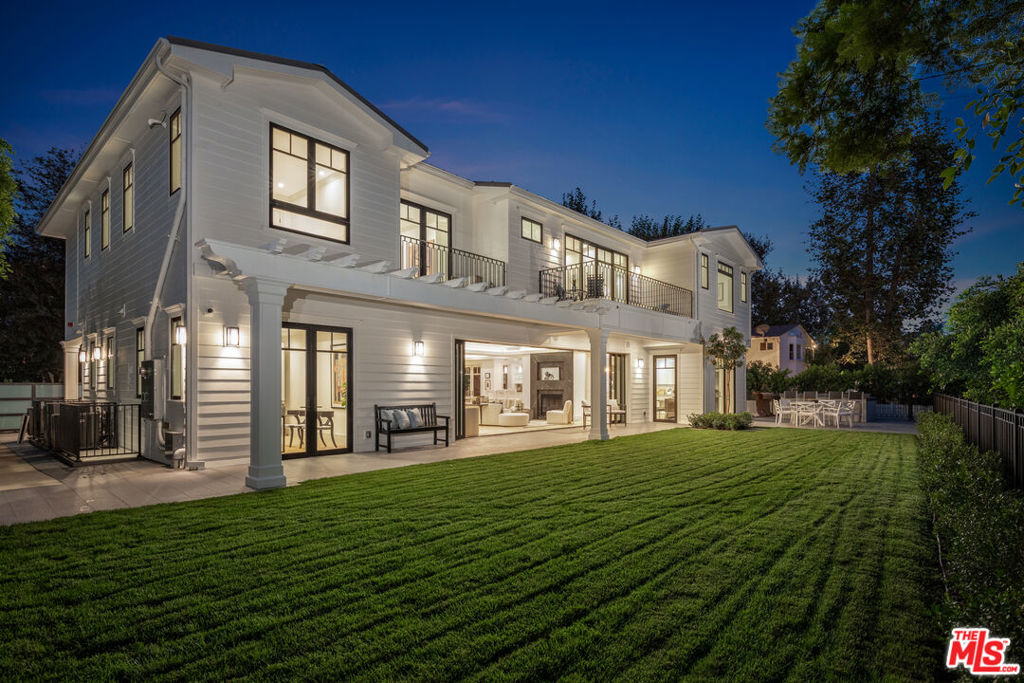 535 N Bundy Drive