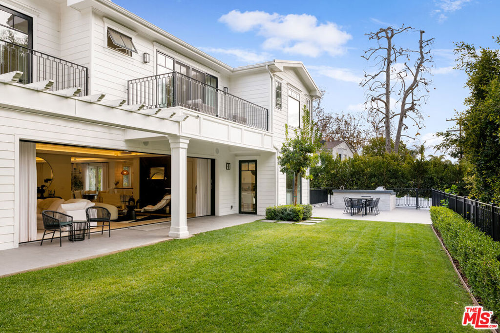 535 N Bundy Drive