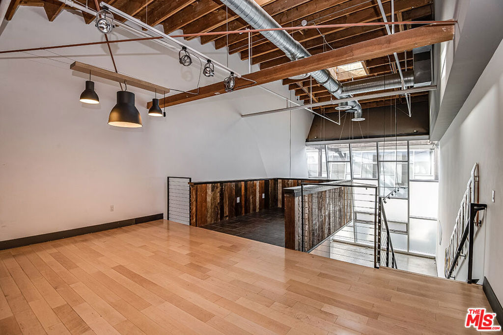 130 S Hewitt Street Unit: 21