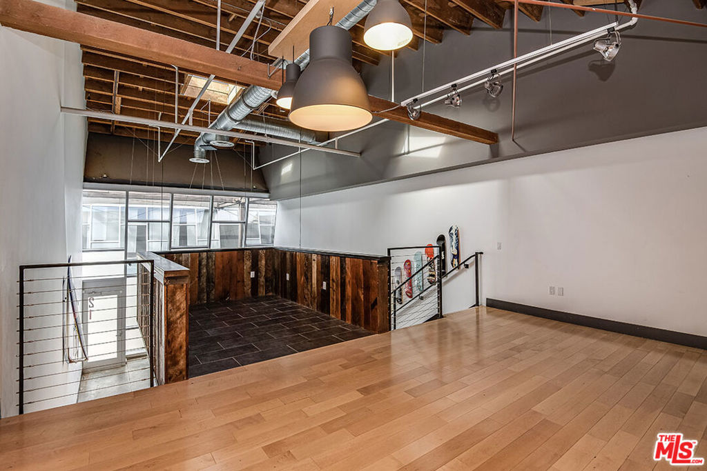 130 S Hewitt Street Unit: 21