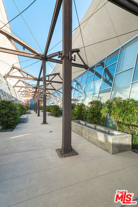 130 S Hewitt Street Unit: 21