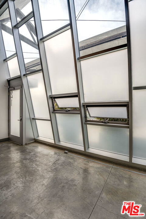 130 S Hewitt Street Unit: 21