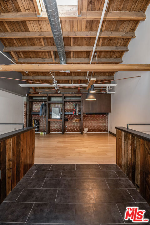 130 S Hewitt Street Unit: 21