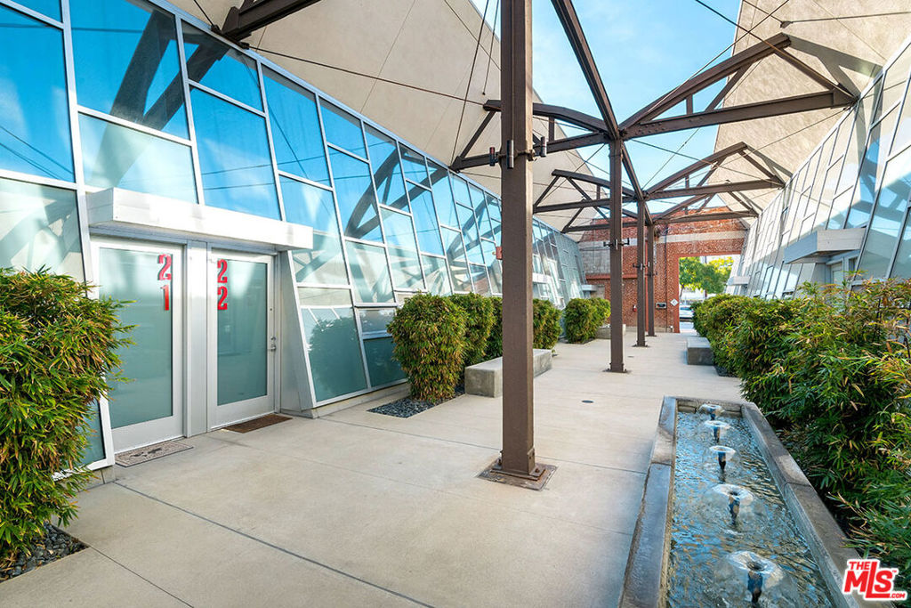 130 S Hewitt Street Unit: 21